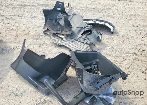 2022 Tesla Model Y z USA, uszkodzony, nr VIN 7SAYGDEE6NF421209